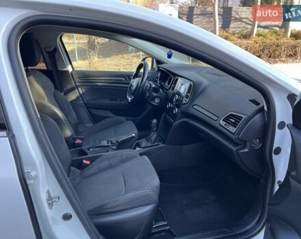 Белый Рено Меган, объемом двигателя 1.46 л и пробегом 312 тыс. км за 11750 $, фото 14 на Automoto.ua