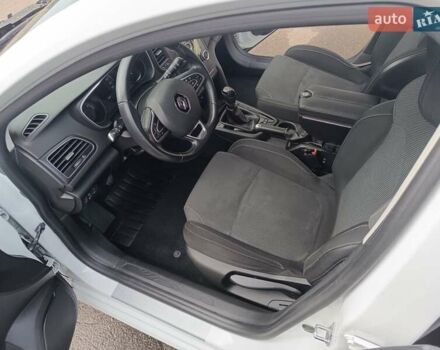 Белый Рено Меган, объемом двигателя 1.46 л и пробегом 190 тыс. км за 11800 $, фото 12 на Automoto.ua