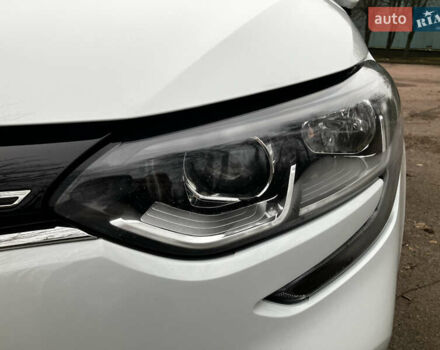 Белый Рено Меган, объемом двигателя 1.5 л и пробегом 213 тыс. км за 9999 $, фото 33 на Automoto.ua