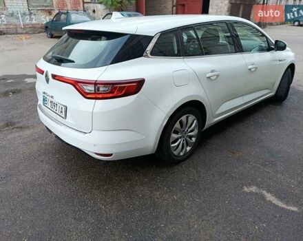 Белый Рено Меган, объемом двигателя 1.46 л и пробегом 190 тыс. км за 11800 $, фото 3 на Automoto.ua