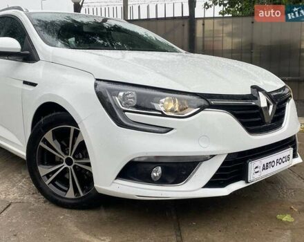 Белый Рено Меган, объемом двигателя 1.46 л и пробегом 197 тыс. км за 12490 $, фото 3 на Automoto.ua