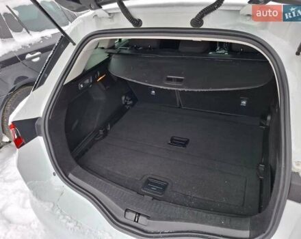 Білий Рено Меган, об'ємом двигуна 1.46 л та пробігом 200 тис. км за 11695 $, фото 11 на Automoto.ua