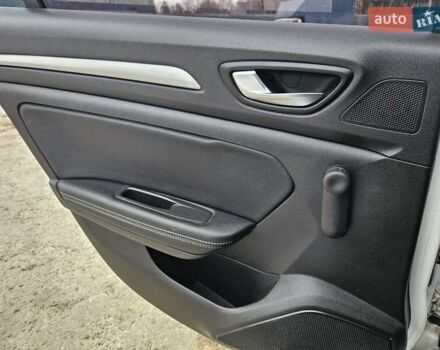 Белый Рено Меган, объемом двигателя 1.5 л и пробегом 175 тыс. км за 10300 $, фото 13 на Automoto.ua