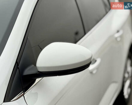 Білий Рено Меган, об'ємом двигуна 1.5 л та пробігом 245 тис. км за 13333 $, фото 5 на Automoto.ua