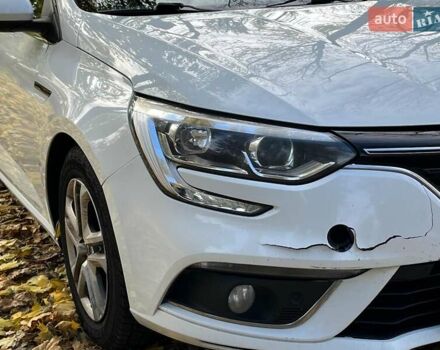 Белый Рено Меган, объемом двигателя 1.5 л и пробегом 250 тыс. км за 10890 $, фото 2 на Automoto.ua