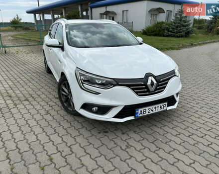 Белый Рено Меган, объемом двигателя 1.6 л и пробегом 217 тыс. км за 13900 $, фото 1 на Automoto.ua