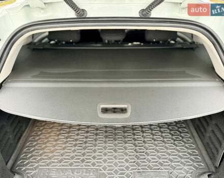 Білий Рено Меган, об'ємом двигуна 1.5 л та пробігом 245 тис. км за 13333 $, фото 66 на Automoto.ua