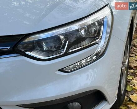 Белый Рено Меган, объемом двигателя 1.5 л и пробегом 250 тыс. км за 10890 $, фото 4 на Automoto.ua