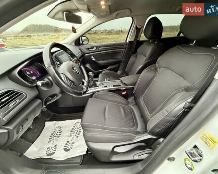 Білий Рено Меган, об'ємом двигуна 1.5 л та пробігом 245 тис. км за 13333 $, фото 29 на Automoto.ua