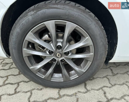 Белый Рено Меган, объемом двигателя 1.6 л и пробегом 217 тыс. км за 12900 $, фото 27 на Automoto.ua