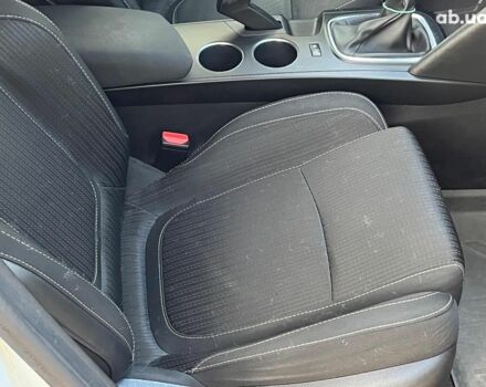 Белый Рено Меган, объемом двигателя 1.5 л и пробегом 250 тыс. км за 10890 $, фото 16 на Automoto.ua