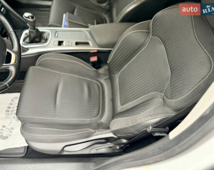 Білий Рено Меган, об'ємом двигуна 1.5 л та пробігом 245 тис. км за 13333 $, фото 26 на Automoto.ua