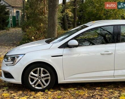 Белый Рено Меган, объемом двигателя 1.5 л и пробегом 250 тыс. км за 10890 $, фото 5 на Automoto.ua