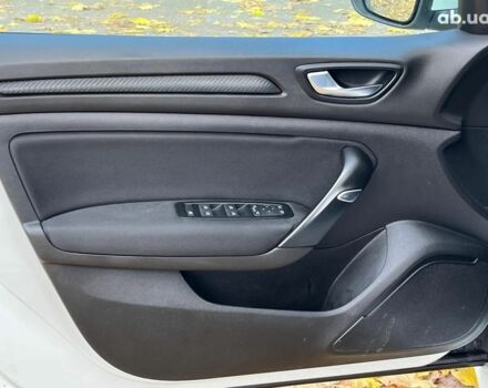 Белый Рено Меган, объемом двигателя 1.5 л и пробегом 250 тыс. км за 10890 $, фото 26 на Automoto.ua