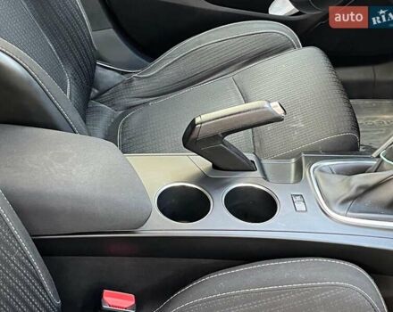 Белый Рено Меган, объемом двигателя 1.5 л и пробегом 250 тыс. км за 10890 $, фото 18 на Automoto.ua