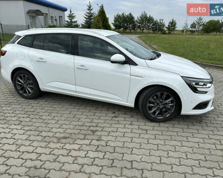 Белый Рено Меган, объемом двигателя 1.6 л и пробегом 217 тыс. км за 12900 $, фото 3 на Automoto.ua