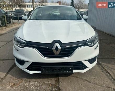 Белый Рено Меган, объемом двигателя 1.46 л и пробегом 225 тыс. км за 11999 $, фото 1 на Automoto.ua