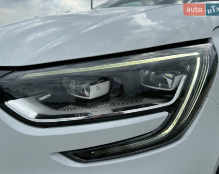 Белый Рено Меган, объемом двигателя 1.6 л и пробегом 217 тыс. км за 12900 $, фото 12 на Automoto.ua