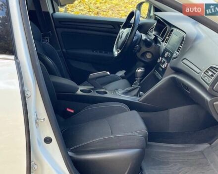 Белый Рено Меган, объемом двигателя 1.5 л и пробегом 250 тыс. км за 10890 $, фото 15 на Automoto.ua