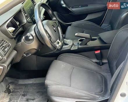 Белый Рено Меган, объемом двигателя 1.5 л и пробегом 250 тыс. км за 10890 $, фото 25 на Automoto.ua