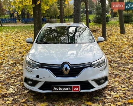 Белый Рено Меган, объемом двигателя 1.5 л и пробегом 250 тыс. км за 10890 $, фото 1 на Automoto.ua