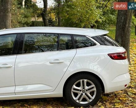 Белый Рено Меган, объемом двигателя 1.5 л и пробегом 250 тыс. км за 10890 $, фото 6 на Automoto.ua