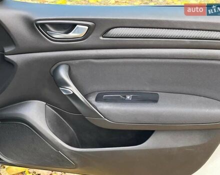 Белый Рено Меган, объемом двигателя 1.5 л и пробегом 250 тыс. км за 10890 $, фото 14 на Automoto.ua