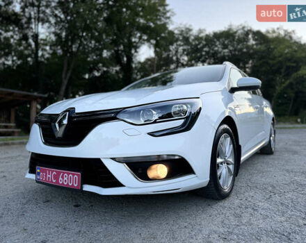 Белый Рено Меган, объемом двигателя 1.46 л и пробегом 176 тыс. км за 15800 $, фото 1 на Automoto.ua