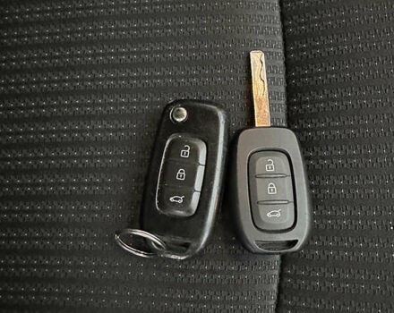 Белый Рено Меган, объемом двигателя 1.46 л и пробегом 179 тыс. км за 13800 $, фото 24 на Automoto.ua