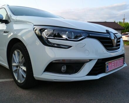 Белый Рено Меган, объемом двигателя 1.5 л и пробегом 220 тыс. км за 12999 $, фото 2 на Automoto.ua