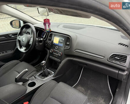 Білий Рено Меган, об'ємом двигуна 1.46 л та пробігом 240 тис. км за 11800 $, фото 10 на Automoto.ua