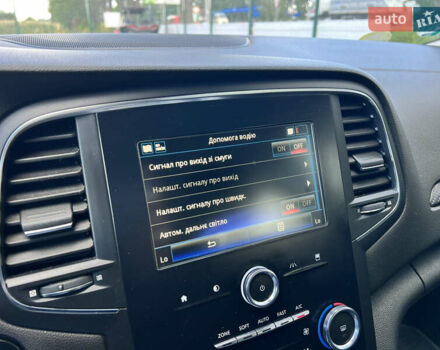 Белый Рено Меган, объемом двигателя 1.5 л и пробегом 182 тыс. км за 14900 $, фото 6 на Automoto.ua