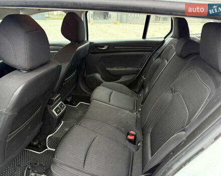 Білий Рено Меган, об'ємом двигуна 1.46 л та пробігом 240 тис. км за 11800 $, фото 8 на Automoto.ua