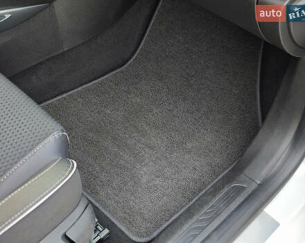 Белый Рено Меган, объемом двигателя 1.5 л и пробегом 114 тыс. км за 18600 $, фото 63 на Automoto.ua