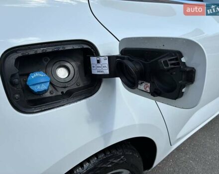 Белый Рено Меган, объемом двигателя 1.46 л и пробегом 136 тыс. км за 16500 $, фото 39 на Automoto.ua