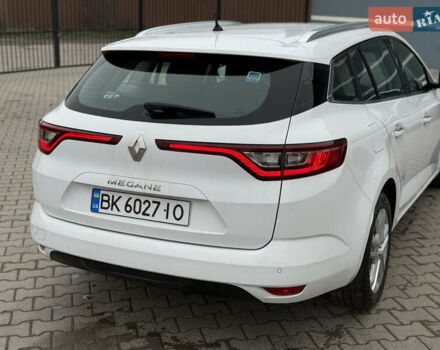 Білий Рено Меган, об'ємом двигуна 1.46 л та пробігом 240 тис. км за 11800 $, фото 4 на Automoto.ua