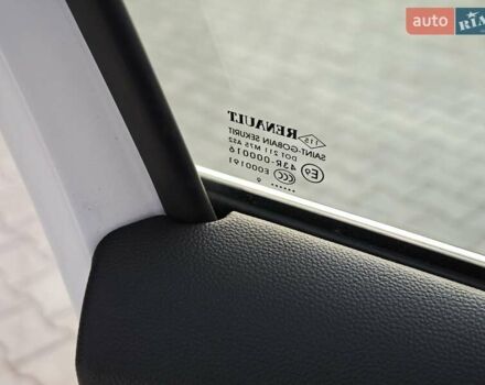 Белый Рено Меган, объемом двигателя 1.5 л и пробегом 114 тыс. км за 18600 $, фото 18 на Automoto.ua