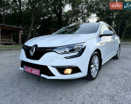Белый Рено Меган, объемом двигателя 1.46 л и пробегом 176 тыс. км за 15800 $, фото 2 на Automoto.ua