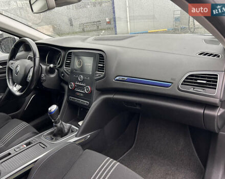 Белый Рено Меган, объемом двигателя 1.5 л и пробегом 193 тыс. км за 16999 $, фото 14 на Automoto.ua