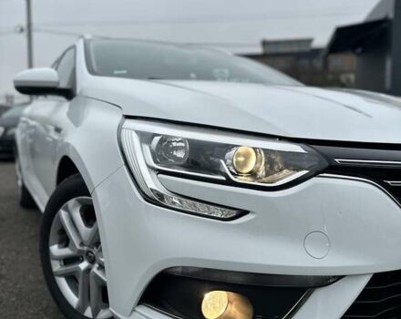 Белый Рено Меган, объемом двигателя 1.5 л и пробегом 202 тыс. км за 15800 $, фото 2 на Automoto.ua