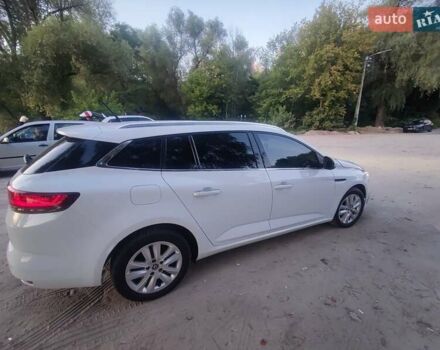 Белый Рено Меган, объемом двигателя 1.46 л и пробегом 162 тыс. км за 15799 $, фото 1 на Automoto.ua