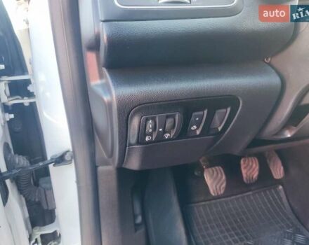 Белый Рено Меган, объемом двигателя 1.46 л и пробегом 162 тыс. км за 15799 $, фото 17 на Automoto.ua