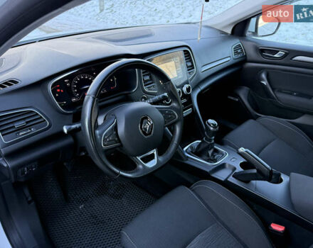 Белый Рено Меган, объемом двигателя 1.5 л и пробегом 167 тыс. км за 14200 $, фото 7 на Automoto.ua