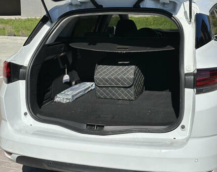 Белый Рено Меган, объемом двигателя 1.46 л и пробегом 186 тыс. км за 16500 $, фото 19 на Automoto.ua