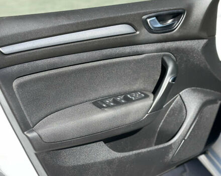 Белый Рено Меган, объемом двигателя 1.46 л и пробегом 186 тыс. км за 16500 $, фото 17 на Automoto.ua