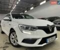 Белый Рено Меган, объемом двигателя 1.5 л и пробегом 250 тыс. км за 12800 $, фото 1 на Automoto.ua
