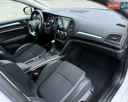 Белый Рено Меган, объемом двигателя 1.5 л и пробегом 138 тыс. км за 15399 $, фото 2 на Automoto.ua