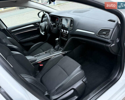 Белый Рено Меган, объемом двигателя 1.5 л и пробегом 138 тыс. км за 15399 $, фото 42 на Automoto.ua