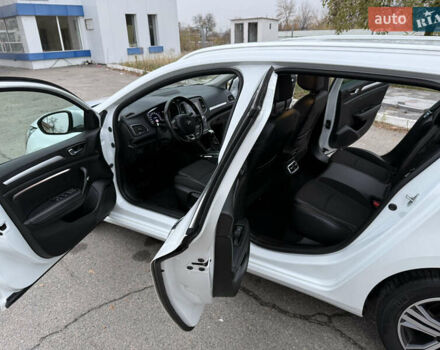 Белый Рено Меган, объемом двигателя 1.5 л и пробегом 138 тыс. км за 15399 $, фото 61 на Automoto.ua