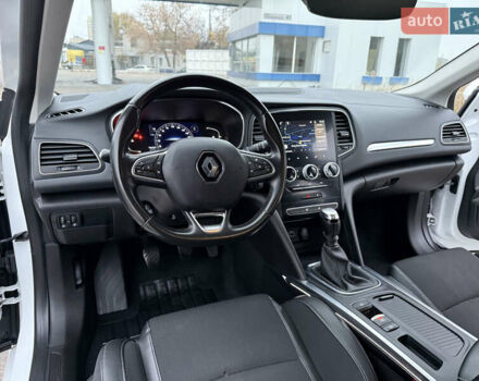 Белый Рено Меган, объемом двигателя 1.5 л и пробегом 138 тыс. км за 15399 $, фото 64 на Automoto.ua